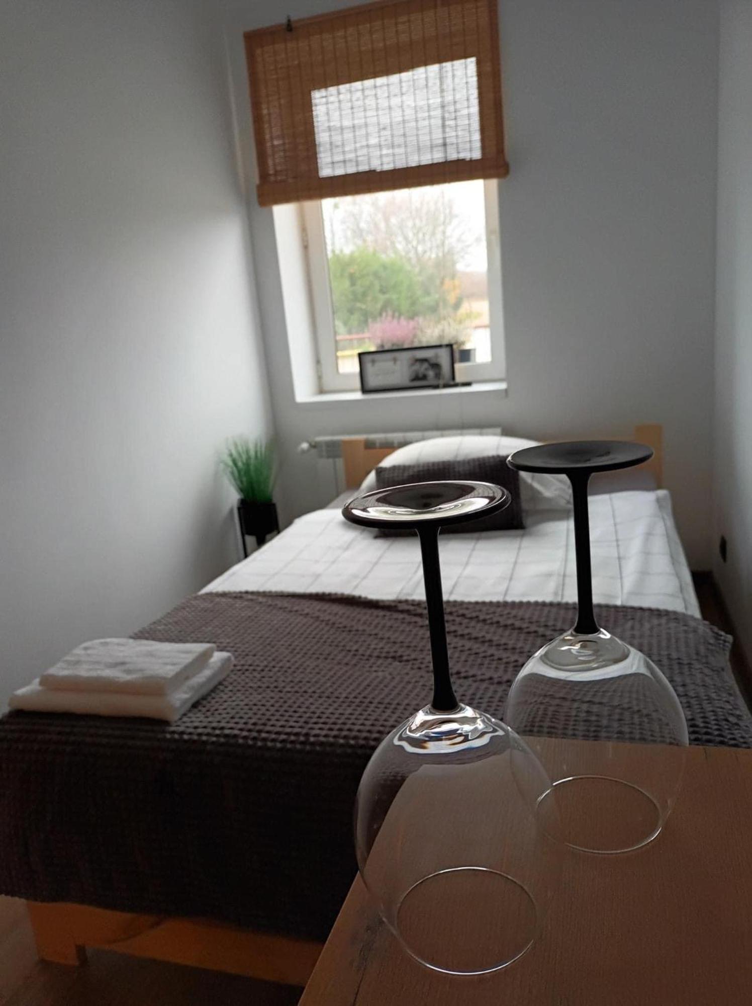 Apartament Numer 1, Dwie Sypialnie Dwa Lozka Orzysz Luaran gambar